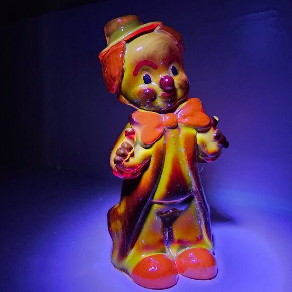 Boyd Art Glass Chuckles the Clown Hand Painted Ruby Red UV Reactive Vintage 4" - Picture 8 of 8